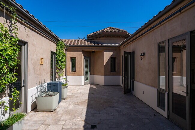 Building Photo - Sophisticated Mediterranean Villa in Newpo...