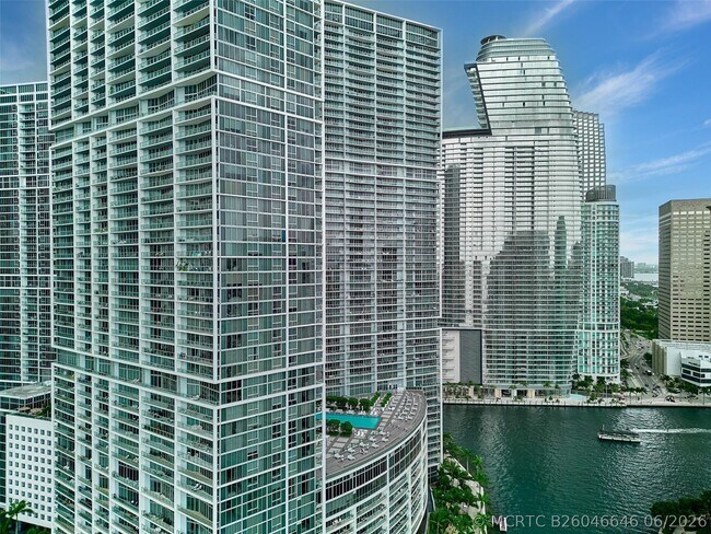 Building Photo - 495 Brickell Ave