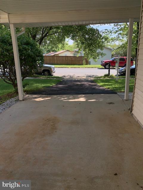 Building Photo - 3 Bedroom Spacious Home