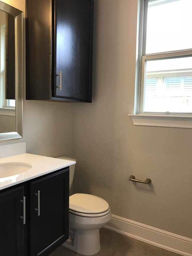 Building Photo - BEAUTIFUL HOME IN TERAVISTA