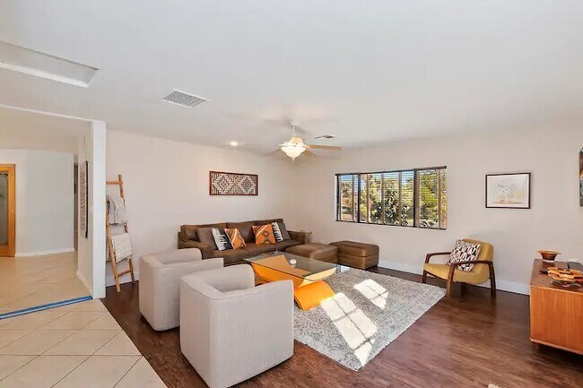 Building Photo - 58327 Bonanza Dr