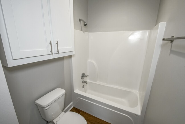 Building Photo - 33260 LA-16