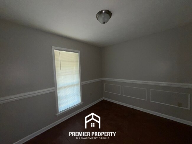 Building Photo - 3712 Covington Pike
