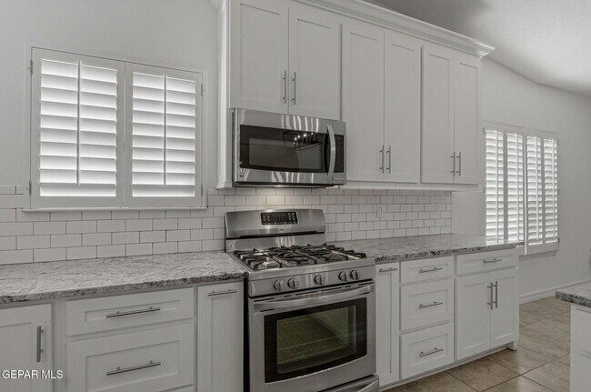 Building Photo - 232 Ave Mirador