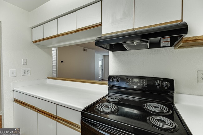 Building Photo - 33 Finch Trail NE