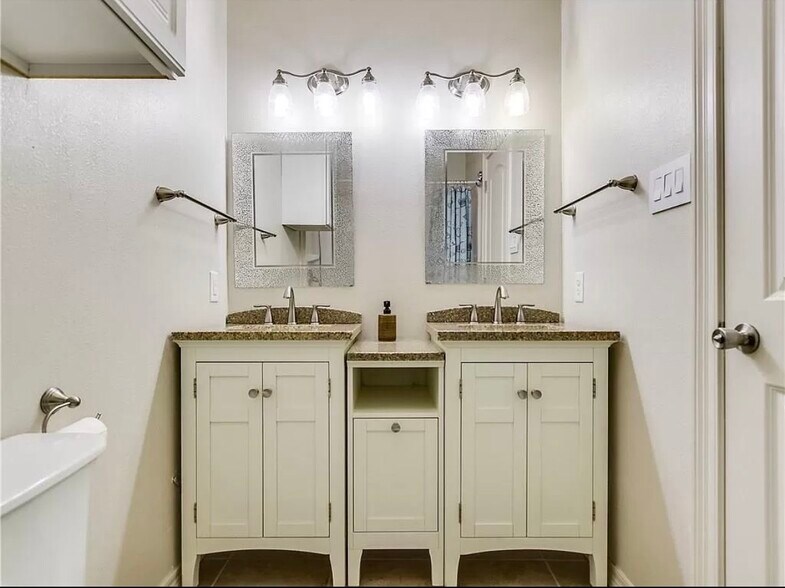 Building Photo - 2905 Swisher St