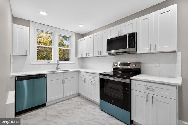 Building Photo - 7539 Mayland St