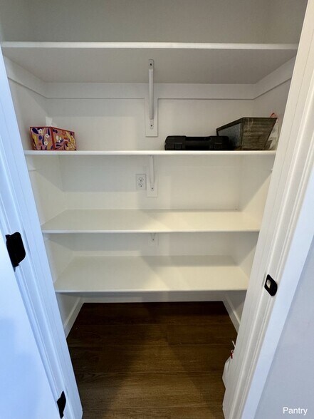Building Photo - 476 S 700 W