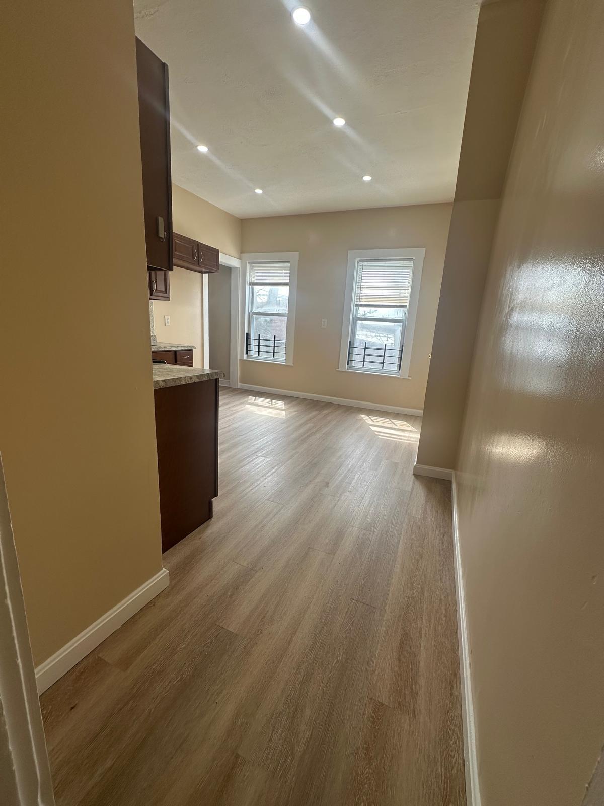 Building Photo - 94 Harrishof St