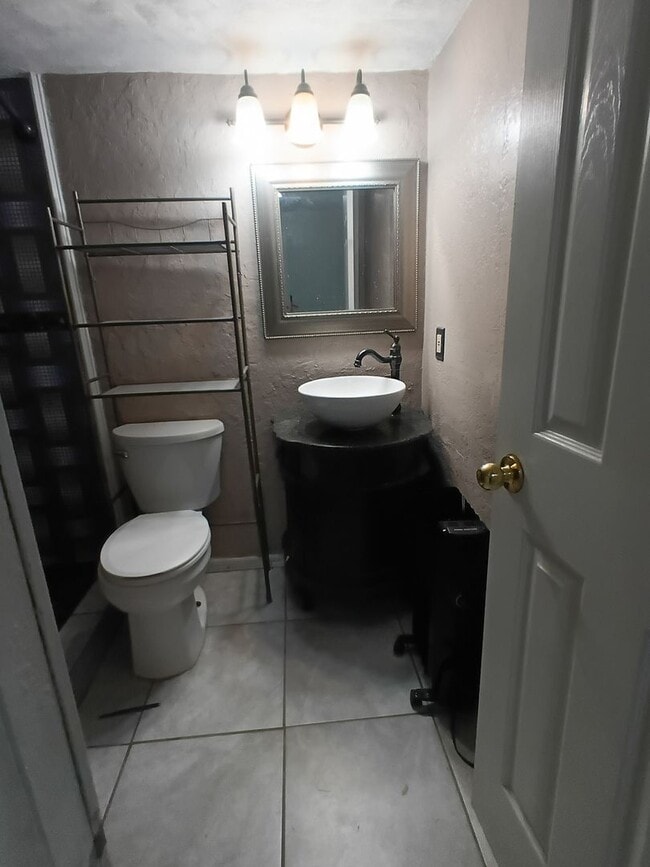 Building Photo - HOLIDAY SPECIAL-One Month FREE with 12 Month Lease!