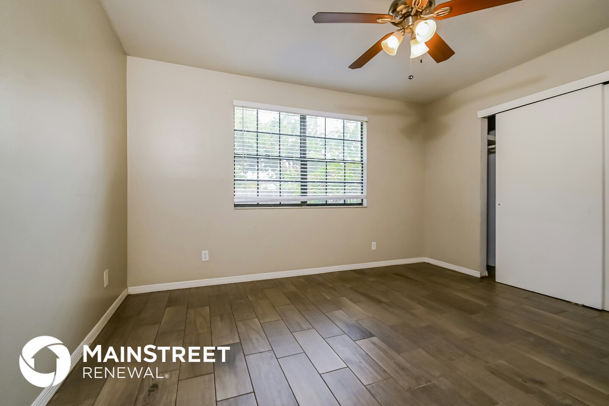 Building Photo - 604 Breezeway Ct