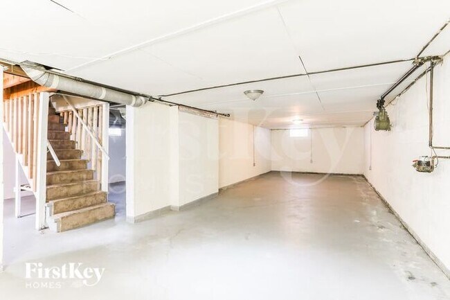 Building Photo - 2721 Bernadette Road