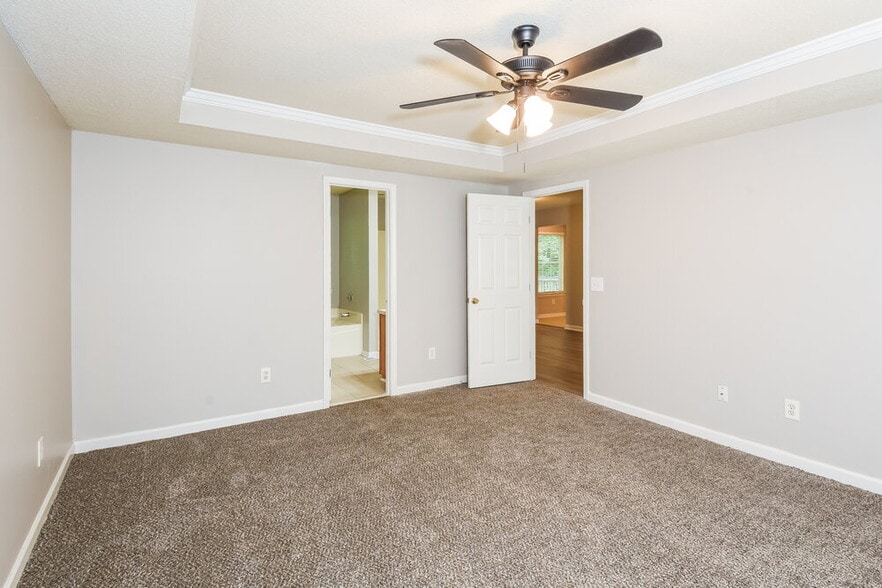 Building Photo - 221 Martins COurt
