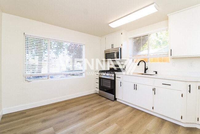 Primary Photo - 912 Shearer St