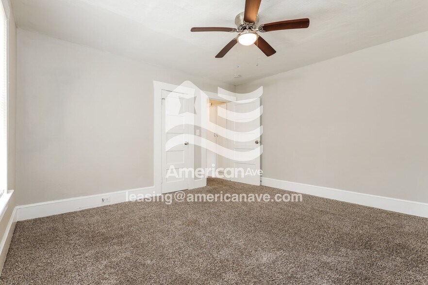 Building Photo - 2418 Gould St