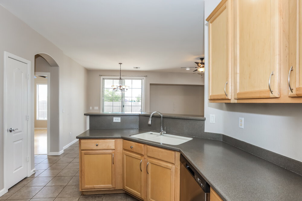 Building Photo - 400 N Eucalyptus Pl