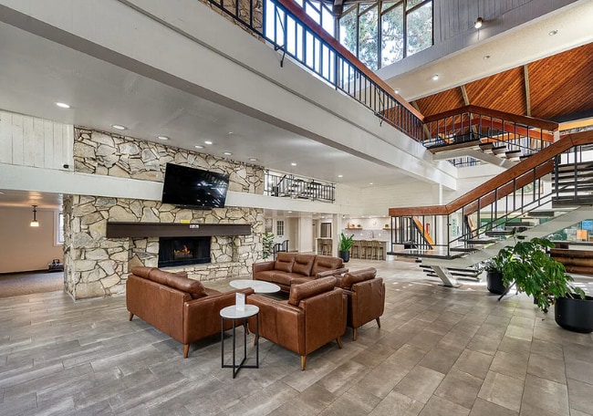 Clubhouse - 7777 W 91st St