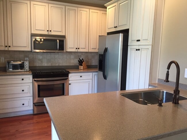 Building Photo - 3 Bedroom 2.5 Bath Townhouse in Eaglewood Retreat - James Island