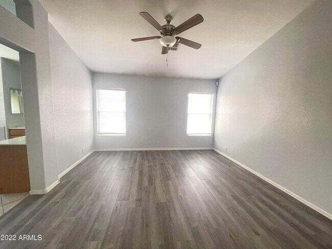 Building Photo - 963 W Morelos St