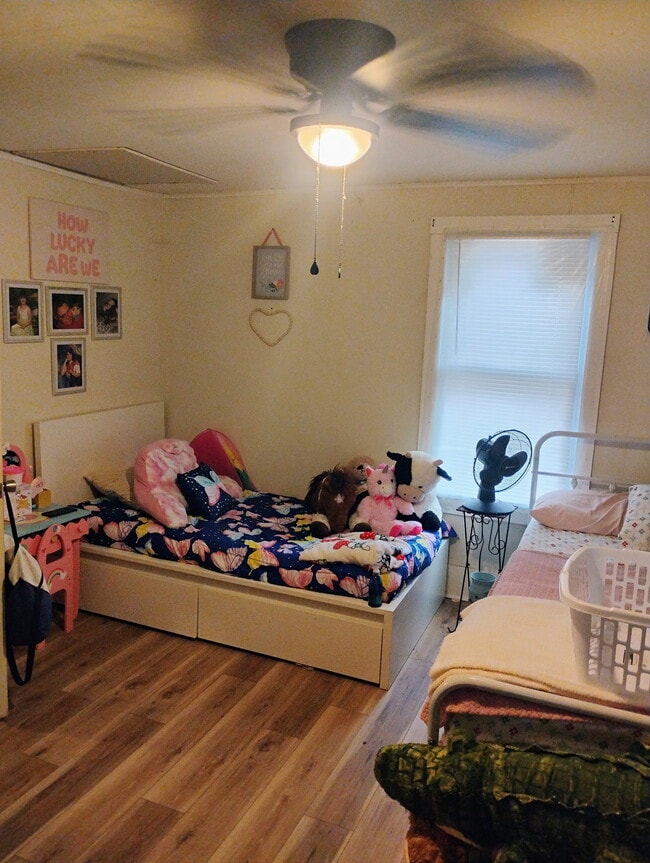 Building Photo - 450 Stuart St