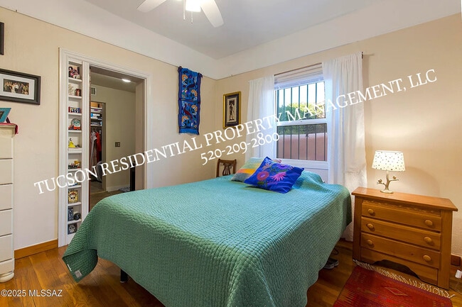 Building Photo - 3275 E Pima St