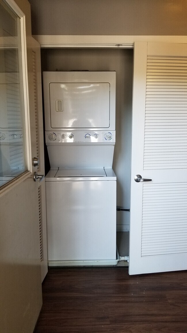 Building Photo - 1258 S Blue Island Ave