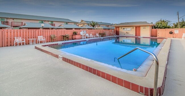 Building Photo - 708 Sea Palm Ln