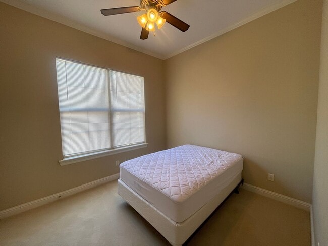 Building Photo - Beautiful Home In Upscale Provenance Commu...