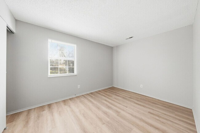 Building Photo - 2415 Shirley Ave