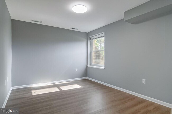 Building Photo - 3356 Woodburn Rd