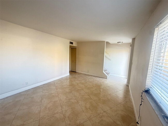 Building Photo - 5646 Blueberry Ct