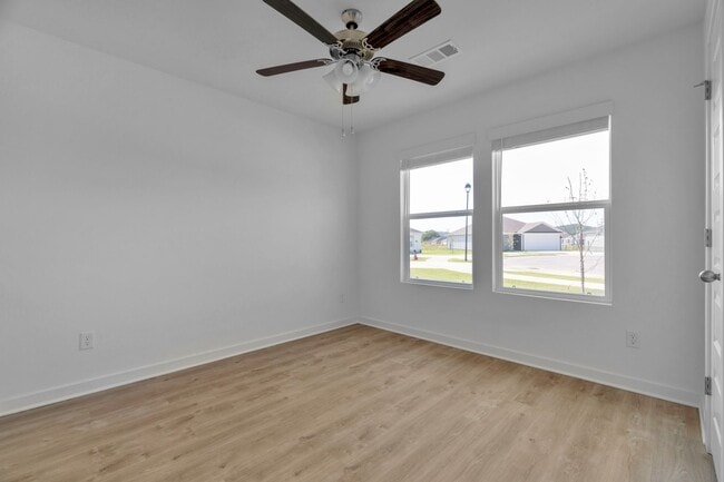 Building Photo - Brand-New 4 Bedroom +office in Prairie Gro...