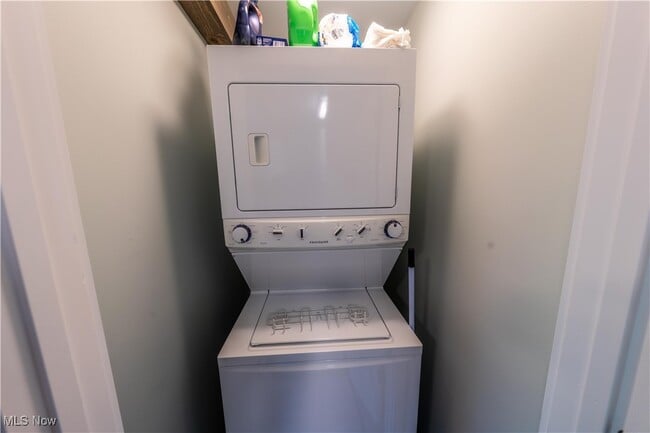 Building Photo - 99 Smith St