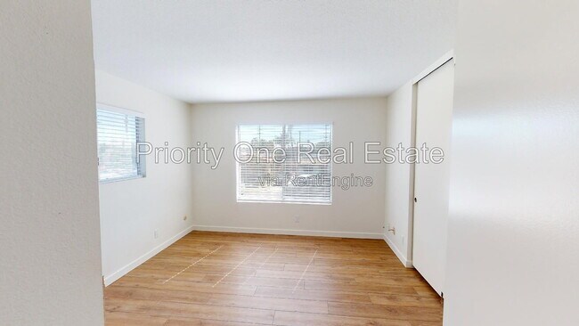 Building Photo - 4476 33rd Pl