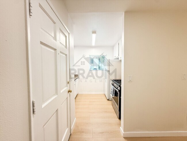 Building Photo - 14257 Friar St