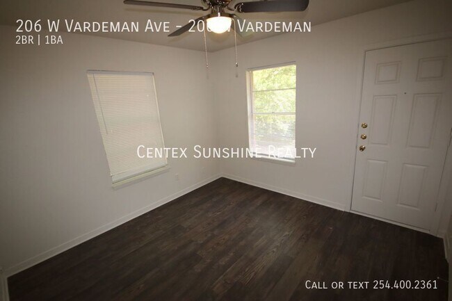 Building Photo - 206 W Vardeman Ave