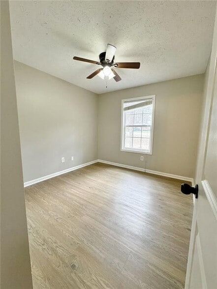 Building Photo - 392 Harmony Grove Rd