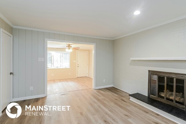 Building Photo - 2940 Wesleyan Ln