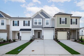 Building Photo - 3 Bedroom Townhome with Garage Angier