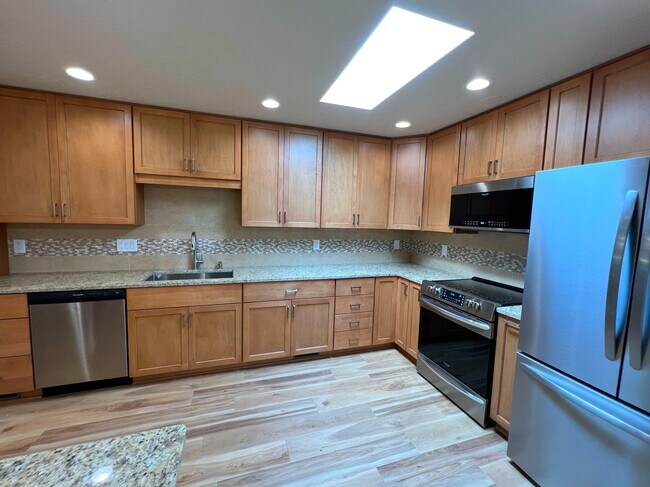 Building Photo - 4328 Magnolia Dr NE
