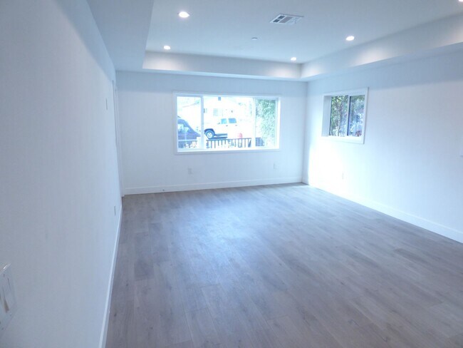 Building Photo - 1258 N Hobart Blvd