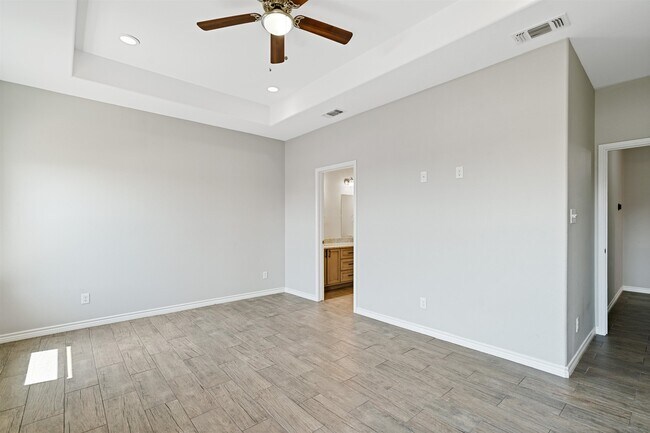 Building Photo - 306 Javier Dr