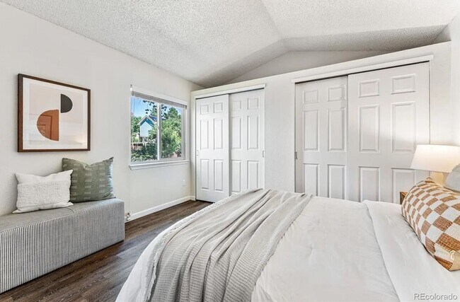 Building Photo - 3BD, 2BA Aurora Home with 2-Car Garage and Back Yard