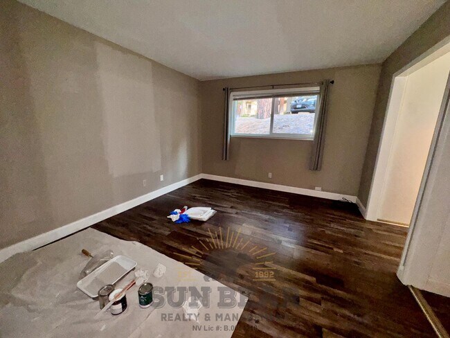 Building Photo - 3 Bedroom!  Dog Friendly!