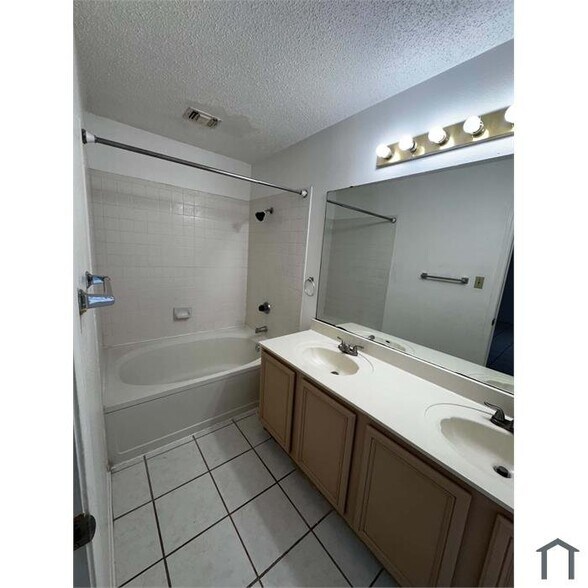 Building Photo - 4822 Aspen View