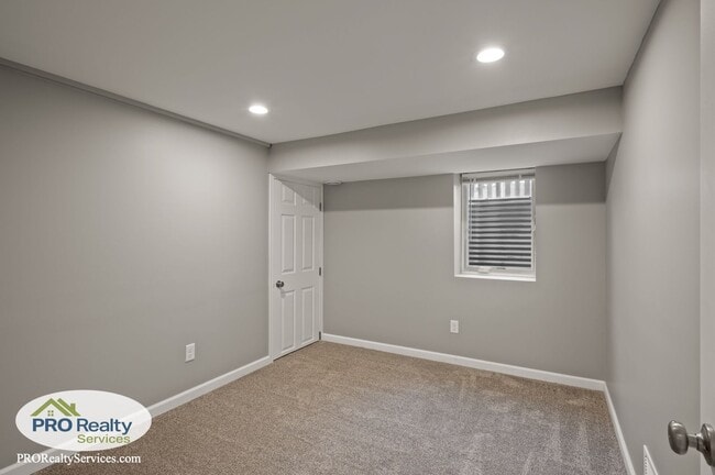 Building Photo - 4359 7th St NE