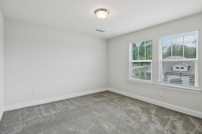 Building Photo - Clover Glen Rental