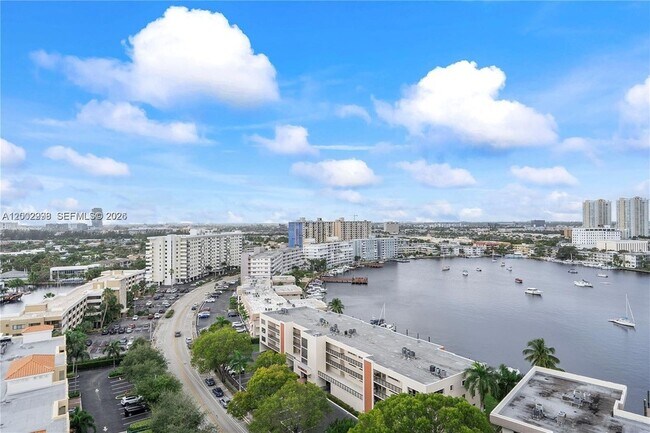 Building Photo - 137 Golden Isles Dr