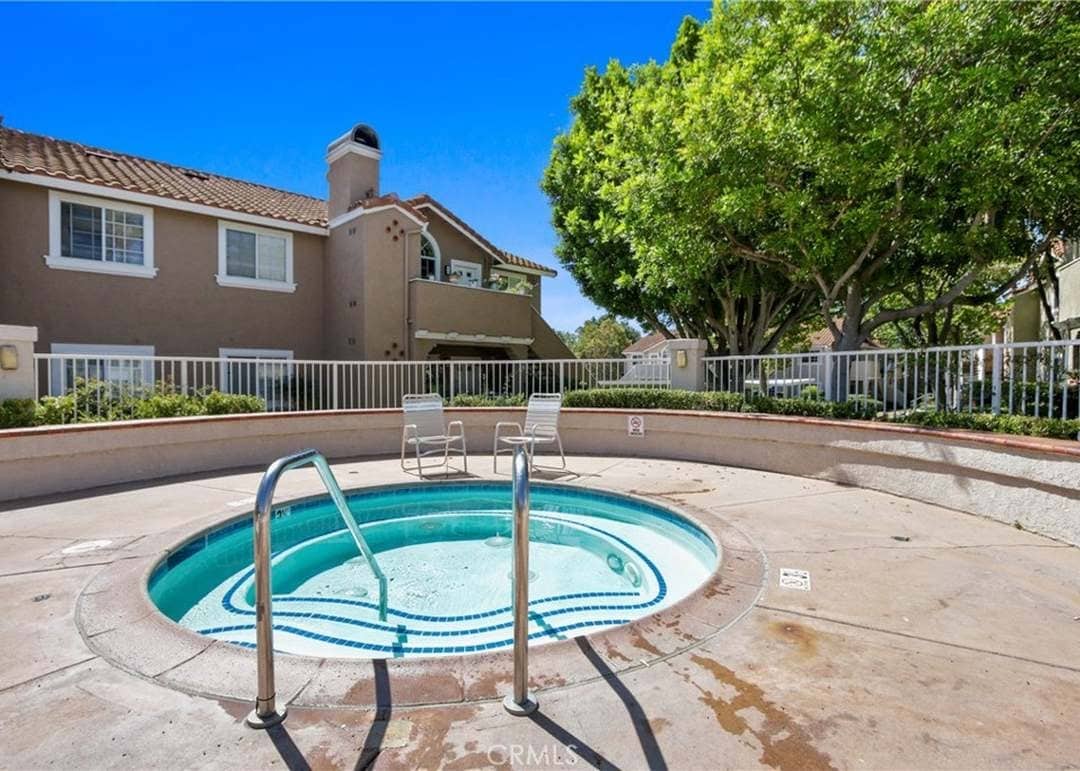 Building Photo - 23 Via Prado