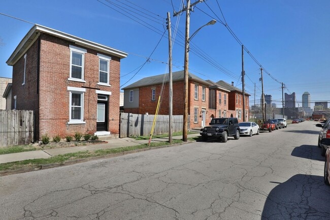 Building Photo - EAST FRANKLINTON ARTIST DISTRICT!  SUNNY N...